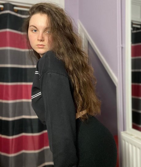 Xsarahlbx nude actress archive