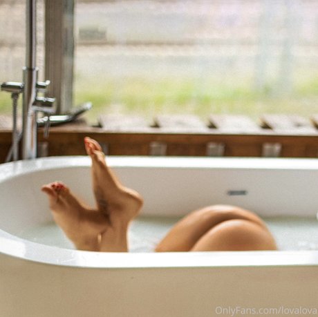 Lovalova star sexy galleries