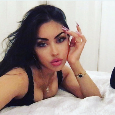 Alinaswanxo nudes model picture