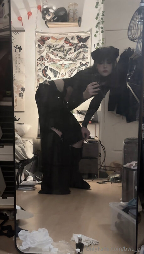 Bwu Gi nudes star pic