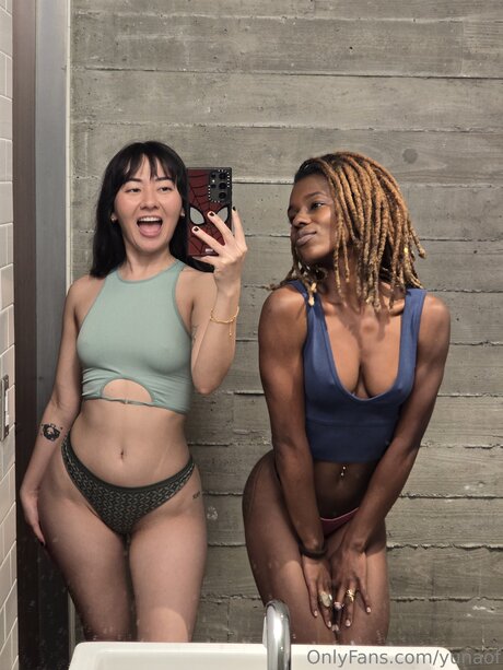 Yunaof model nice photos