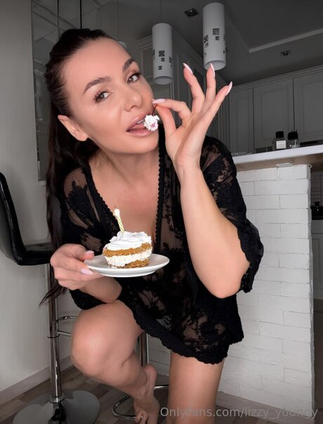 Lizzy Youngy pornstar adult photo