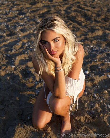Maximecae star nudes pic