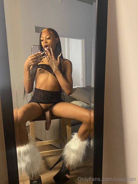 Soaysian model nice pics