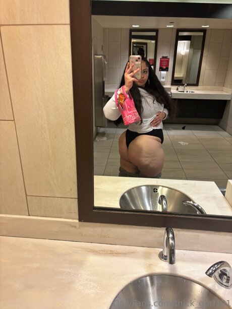 Thick Gurl101 pornstar xxx photo