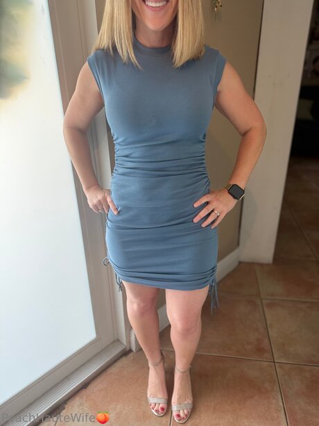 Peachhautewife pornstar hot pics