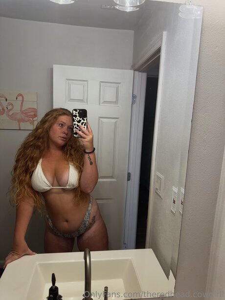 Theredhead Cowgirll top star pic