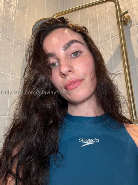 Aliawayfree star nudes photo