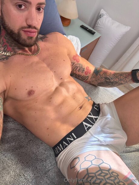 Viktoroneefree model sex img