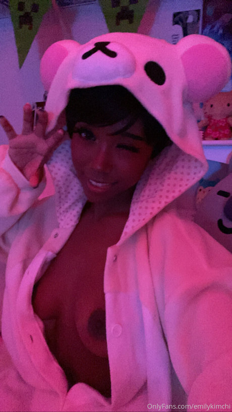 Emily kimchi top model images