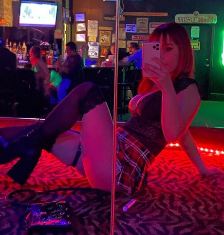 Gothicbratgf_ nudes model pic