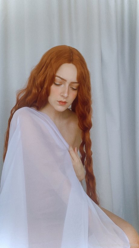 Oriana Valentine model nude pics