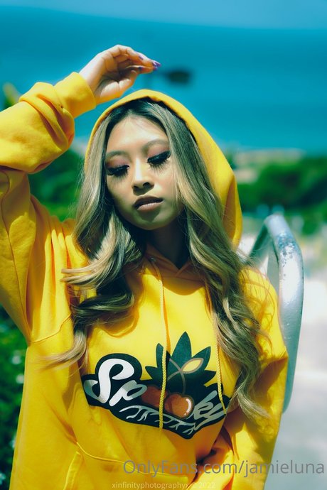 Jamie Luna erotic star gallery