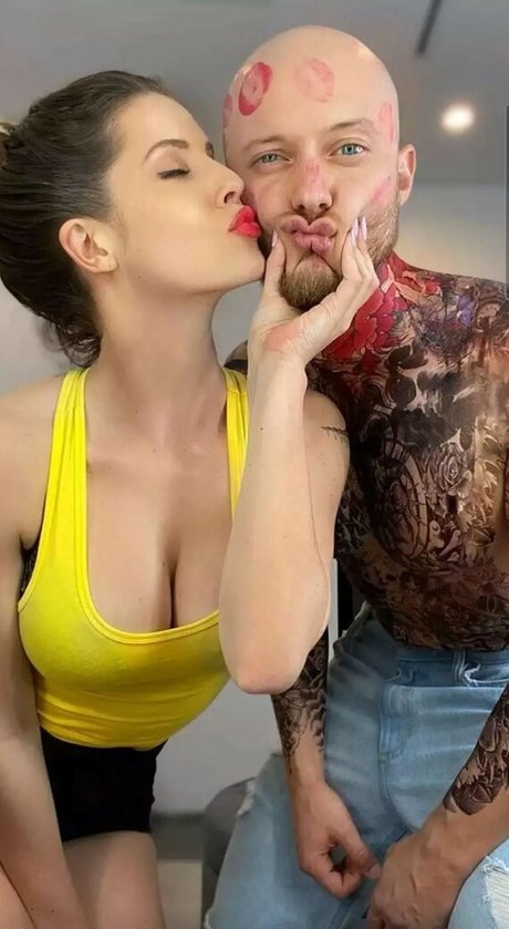 Amanda Cerny naked actress archive