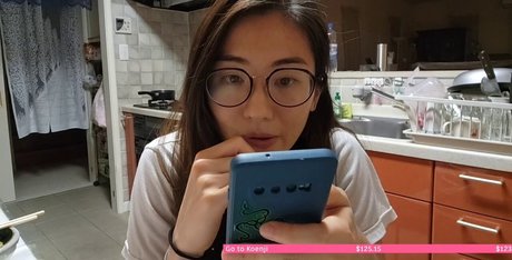 Zumi pretty actress photos