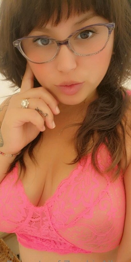 Zumbieallure model top photo