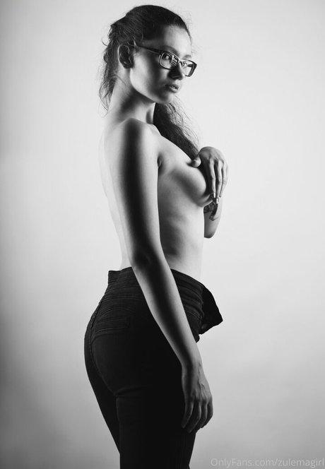 feet onlyfans erotic image