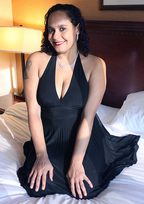 Bella Love pornstar art gallery