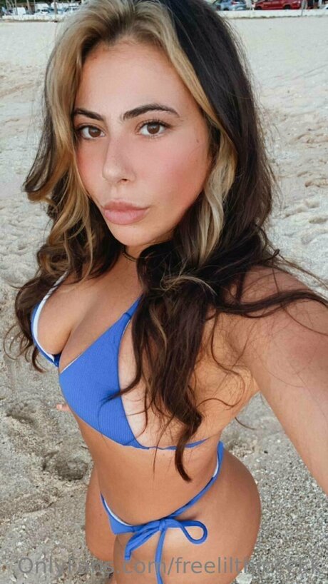 Lilthiccckktv pornstar naked photo