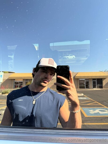 Wyattgonewild model sex pic