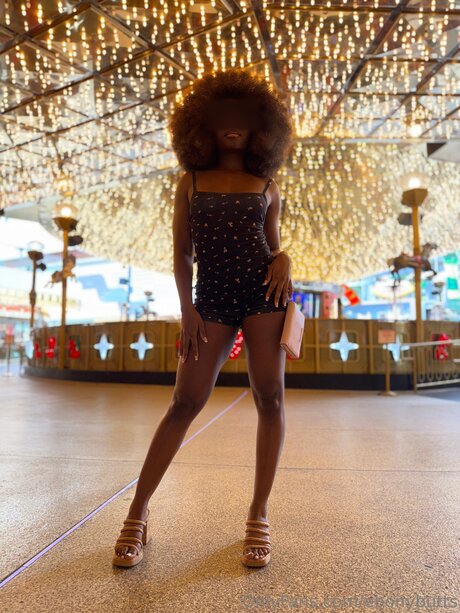 Ebonybutts model nice img