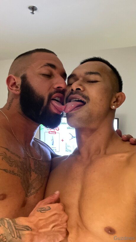 Guzdoes naked model archive