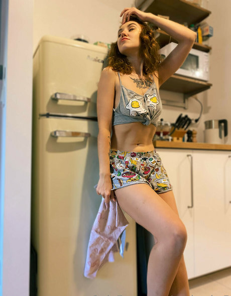 Annie Opium hd model image