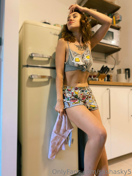 Annie Opium erotic model gallery