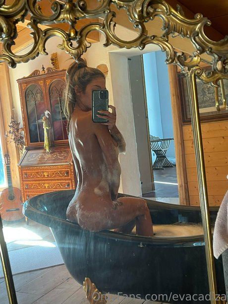 Eva Cadiza perfect star img