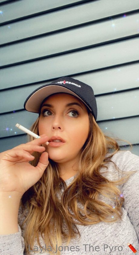 Layla Jones free pornstar img