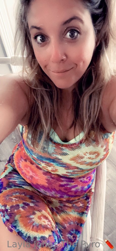 Layla Jones pretty actress pics