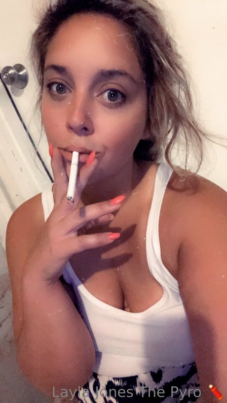 Layla Jones adult model image