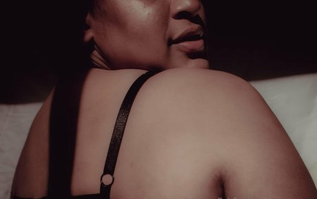 zoesavannax nudes star images