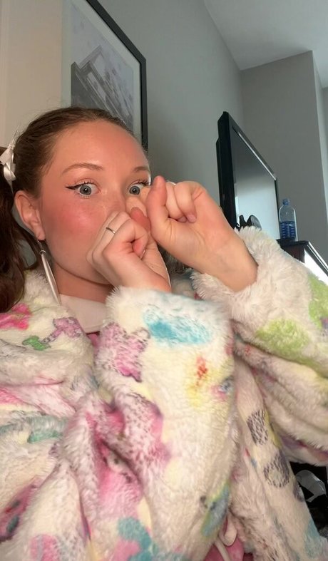 Zoe Colletti pornstar pics