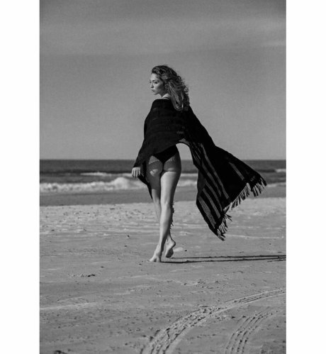 Zoe Camille free model pics