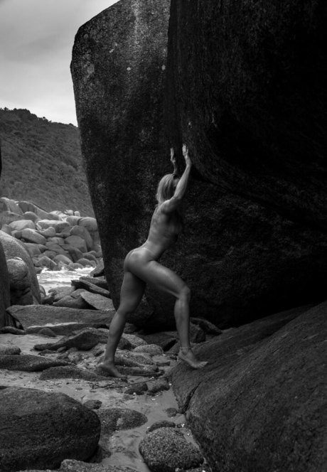 Aline Hirth star beautiful image