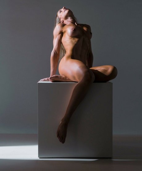 Aline Hirth hot model images