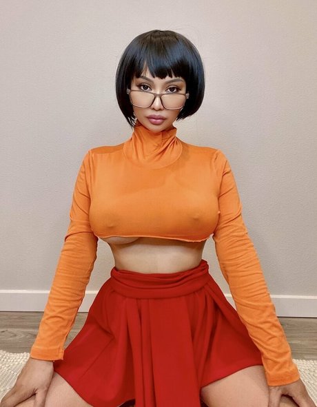 Ashley Vee adult star galleries