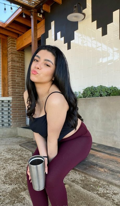 oliviawildofficial free actress galleries