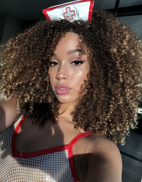 Anabella Carrasco art star pic