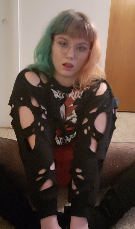 peachykeenstine22 model naked archive