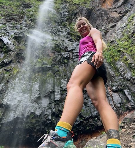 Babs Kijewski model adult img