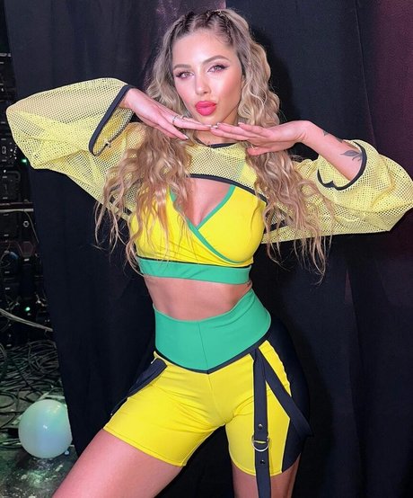 Romina Malaspina nice star images