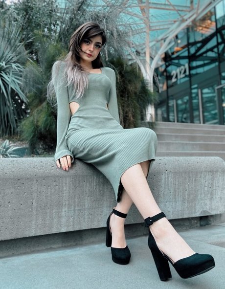 Aruuu pornstar free photos