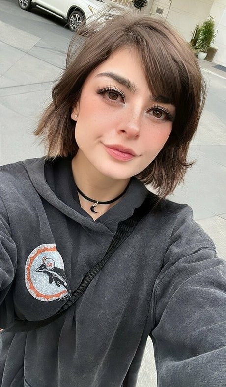 Aruuu star hot images