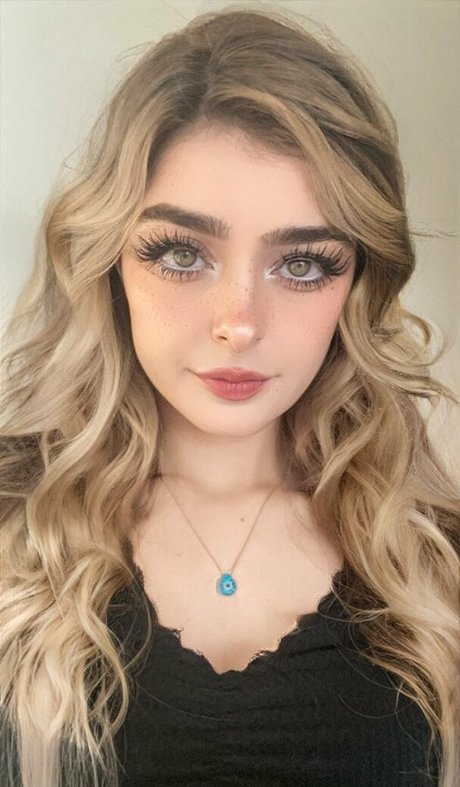 Aruuu porn model pictures