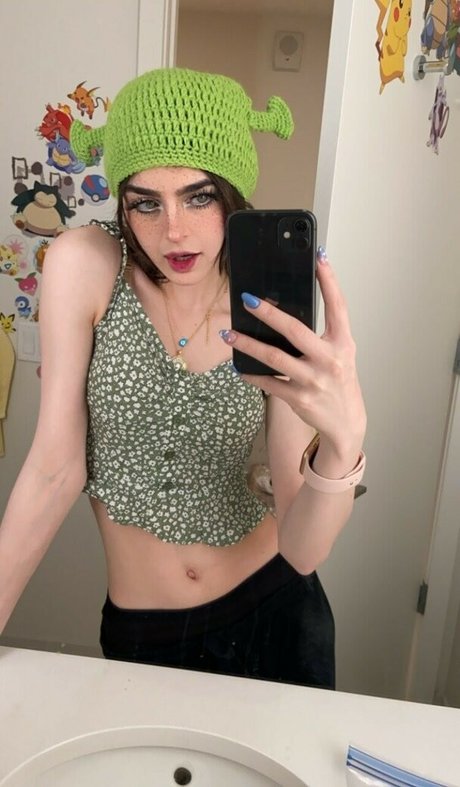 Aruuu model nudes galleries