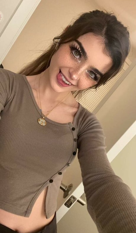 Aruuu model sex pictures