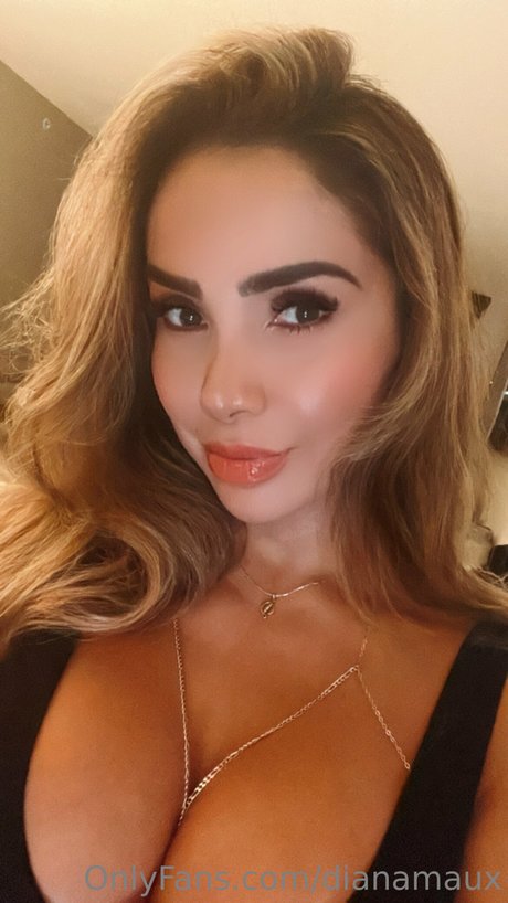 Diana Maux star exclusive pics