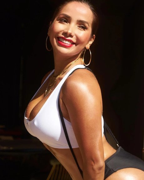 Diana Maux star exclusive images